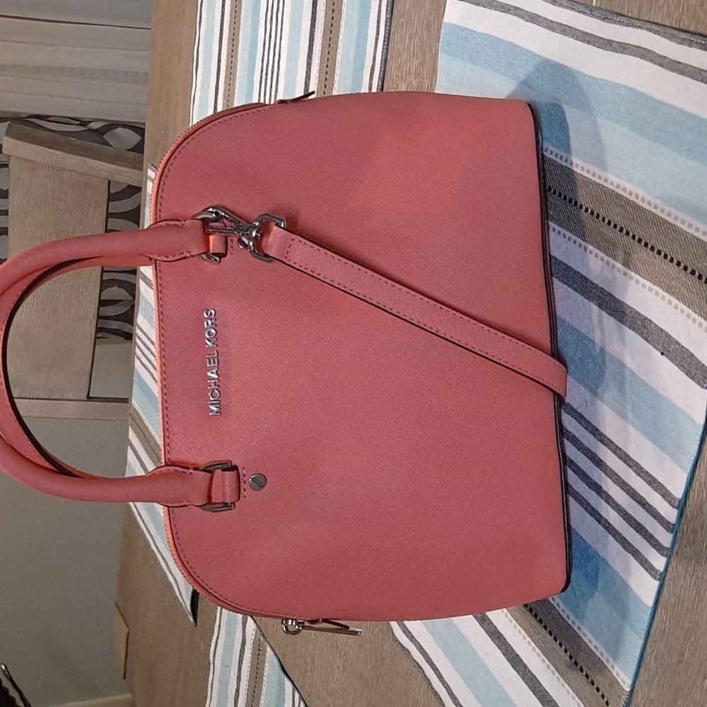 MICHEAL KORS DOME BAG